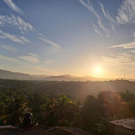Dreamscape Home Stay Kandy Exterior foto